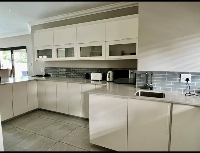 4 BEDROOM HOUSE FOR SALE IN LOMBARDY ESTATE